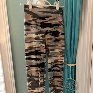 Aerie Workout Yoga Legging Camo Midi Length